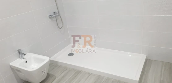 Moradia T3 para Venda em Fernao Ferro