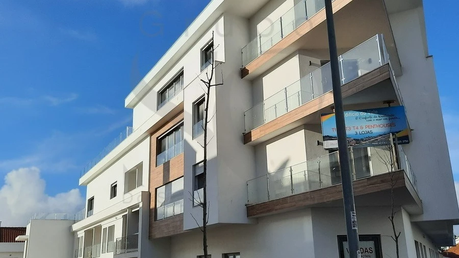 Loja para Venda em Carnaxide e Queijas