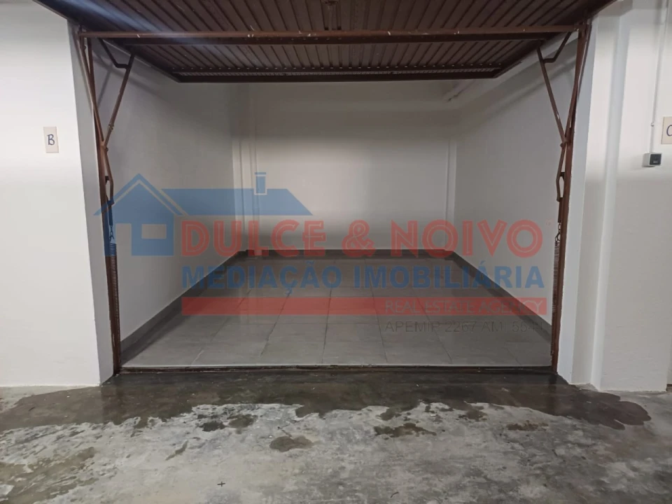 Garagem para Arrendamento em Ferrel Foto 2