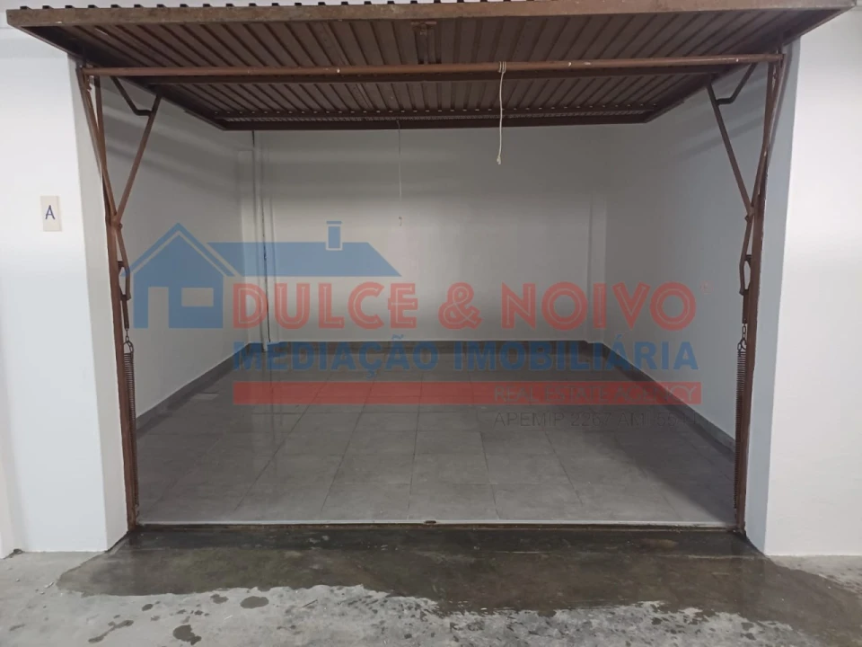 Garagem para Arrendamento em Ferrel Foto 4