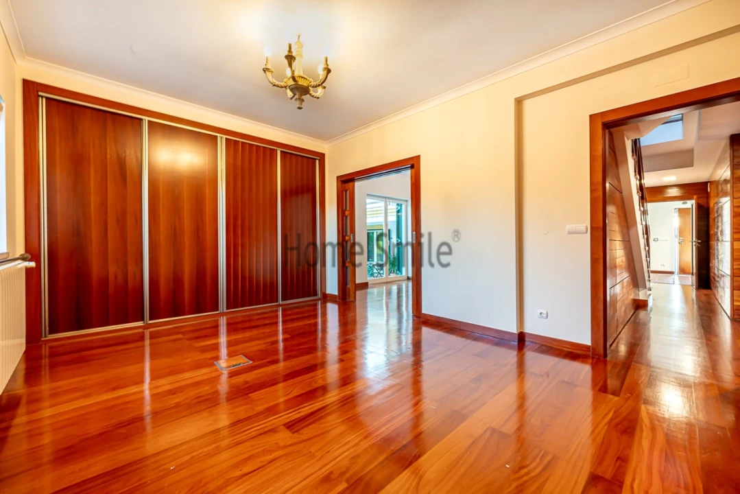 Moradia T5 para Venda em Santo Estêvão Foto 37