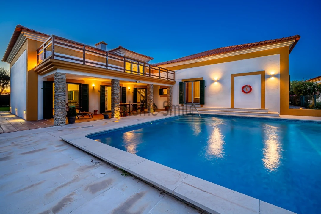 Moradia T5 para Venda em Santo Estêvão Foto 48