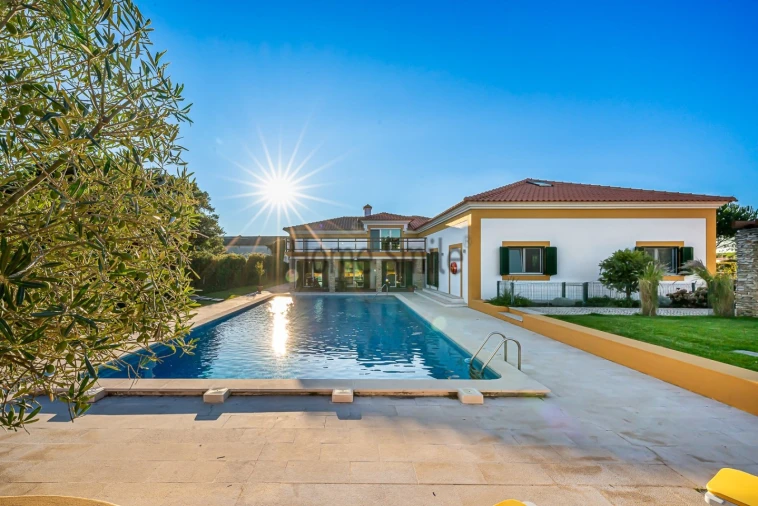 Moradia T5 para Venda em Santo Estêvão Foto 2