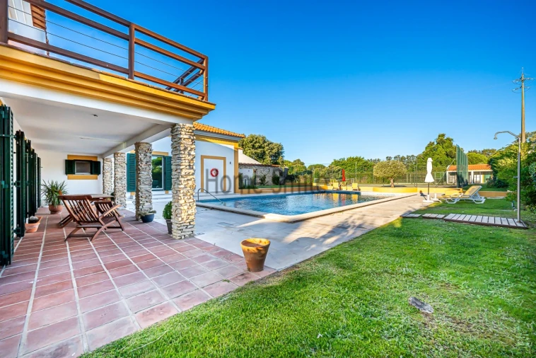 Moradia T5 para Venda em Santo Estêvão Foto 7