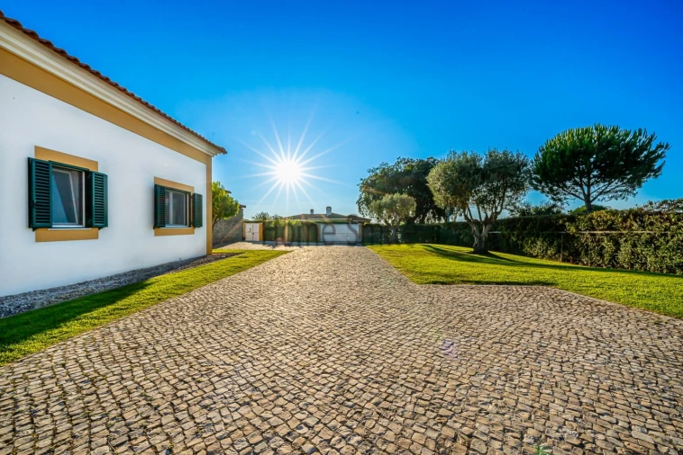 Moradia T5 para Venda em Santo Estêvão Foto 11