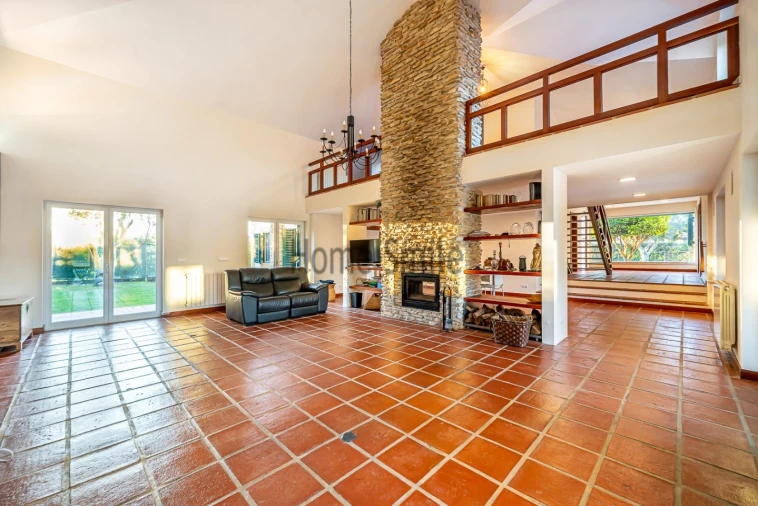 Moradia T5 para Venda em Santo Estêvão Foto 26