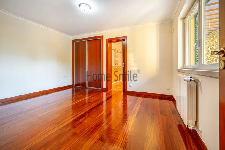 Moradia T5 para Venda em Santo Estêvão Foto 30