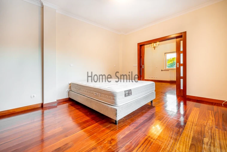 Moradia T5 para Venda em Santo Estêvão Foto 41