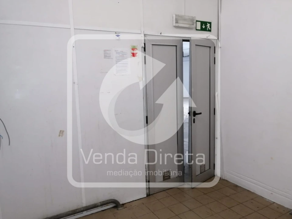 Loja para Venda em Santo Antonio da Charneca Foto 6