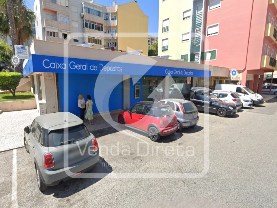 Loja para Venda em Póvoa de Santo Adrião e Olival Basto Foto 4