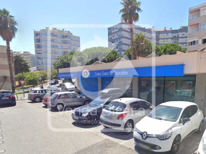 Loja para Venda em Póvoa de Santo Adrião e Olival Basto Foto 5