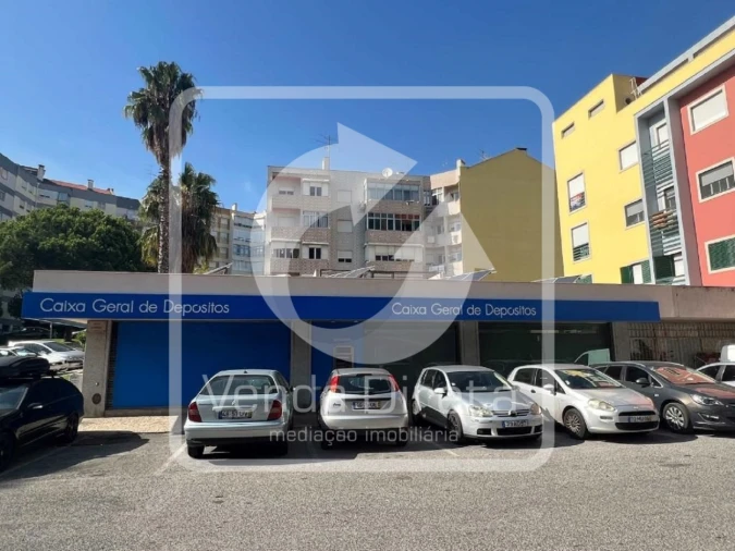 Loja para Venda em Póvoa de Santo Adrião e Olival Basto Foto 3