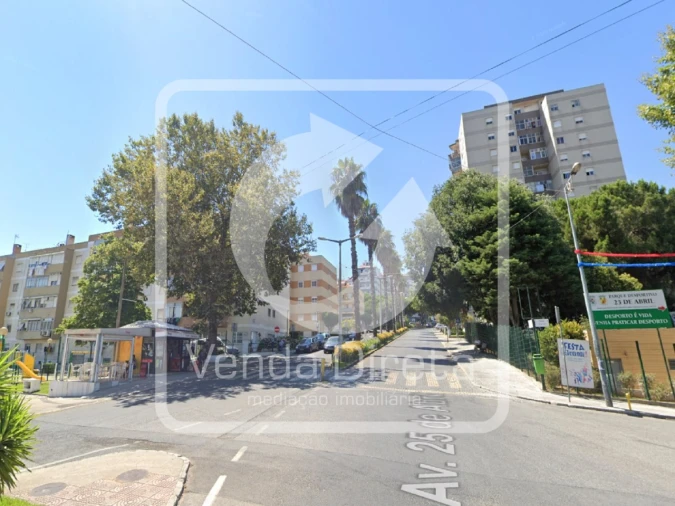 Loja para Venda em Póvoa de Santo Adrião e Olival Basto Foto 11