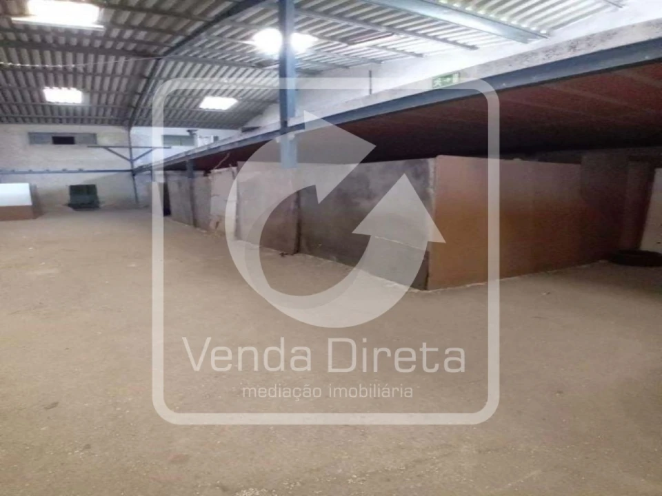 Armazém para Venda em Queluz e Belas Foto 1