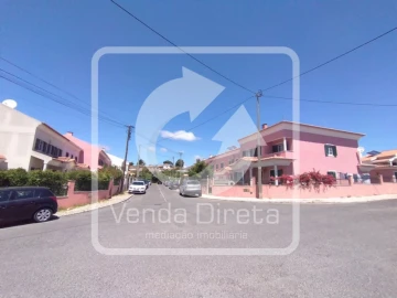 Moradia T3 para Venda em Rio de Mouro