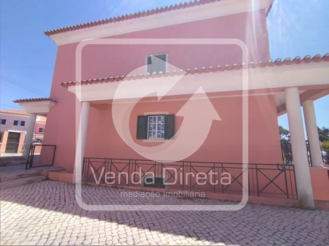 Moradia T3 para Venda em Rio de Mouro Foto 2