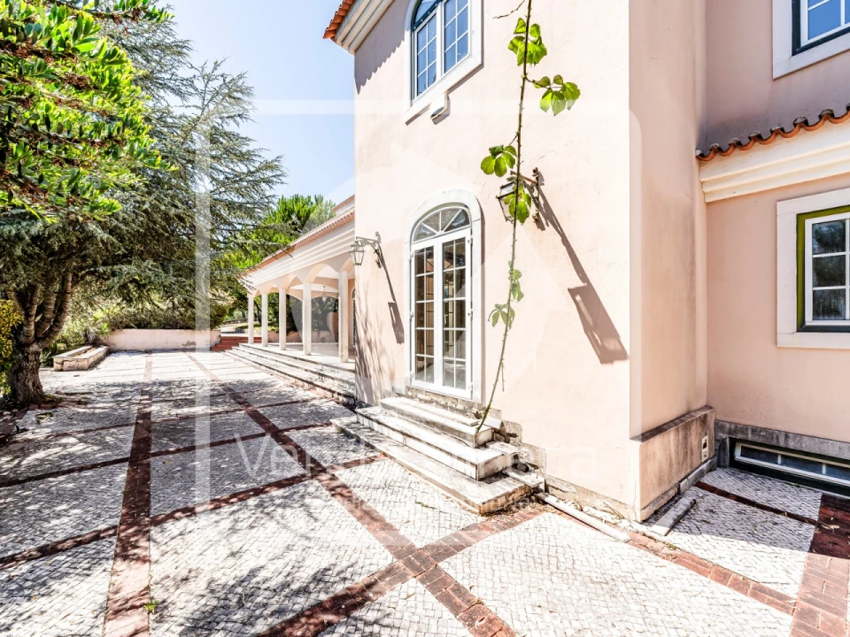 Moradia T7 para Venda em Queluz e Belas Foto 2