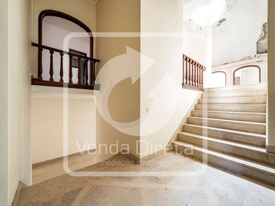 Moradia T7 para Venda em Queluz e Belas Foto 10