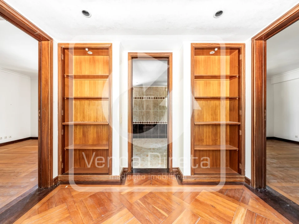 Moradia T7 para Venda em Queluz e Belas Foto 17