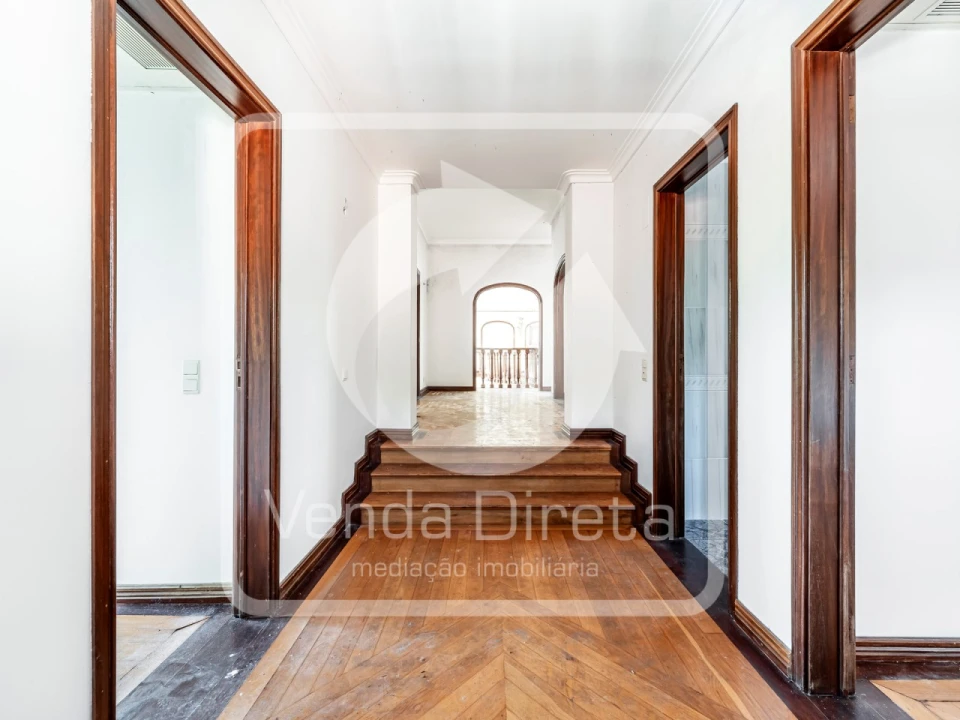 Moradia T7 para Venda em Queluz e Belas Foto 23