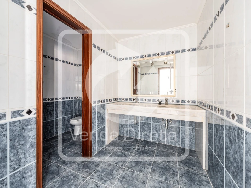 Moradia T7 para Venda em Queluz e Belas Foto 29