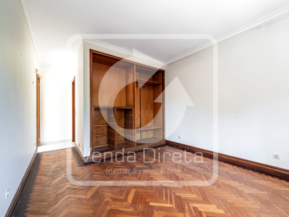 Moradia T7 para Venda em Queluz e Belas Foto 35