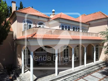 Moradia T7 para Venda em Queluz e Belas