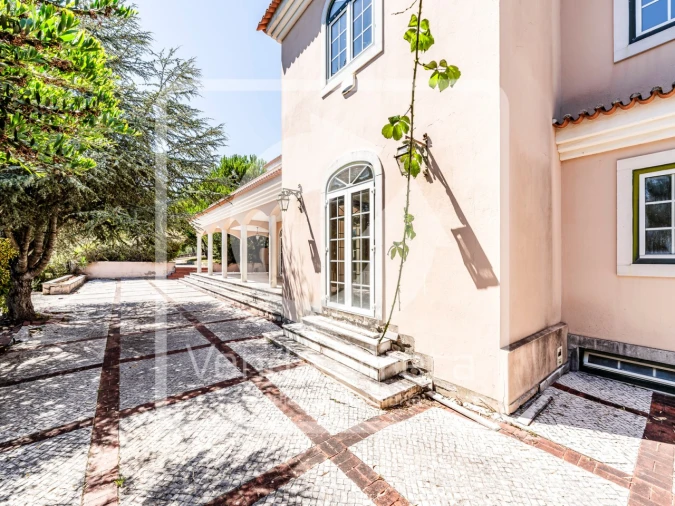 Moradia T7 para Venda em Queluz e Belas Foto 2