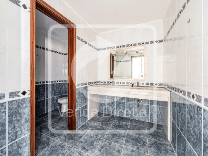 Moradia T7 para Venda em Queluz e Belas Foto 29