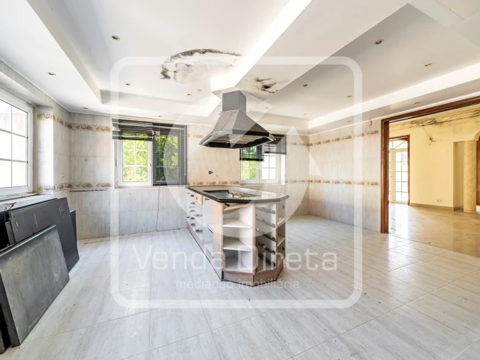 Moradia T7 para Venda em Queluz e Belas Foto 30