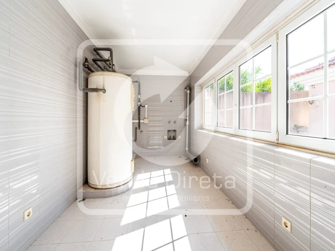 Moradia T7 para Venda em Queluz e Belas Foto 33