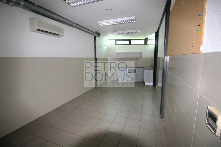 Armazém para Venda em Atouguia Foto 11