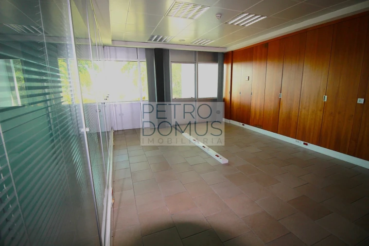 Armazém para Venda em Atouguia Foto 22