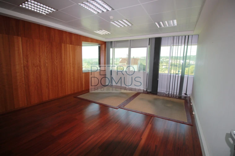 Armazém para Venda em Atouguia Foto 23