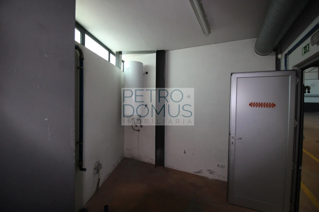 Armazém para Arrendamento em Atouguia Foto 8