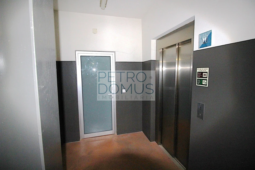 Armazém para Arrendamento em Atouguia Foto 15