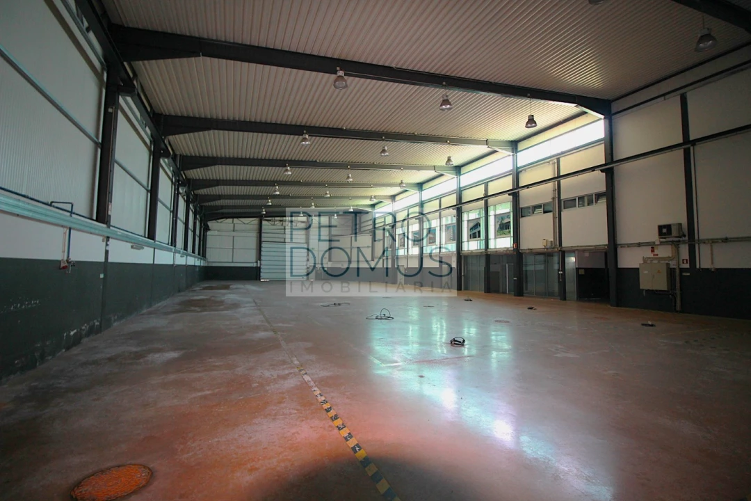 Armazém para Arrendamento em Atouguia Foto 26