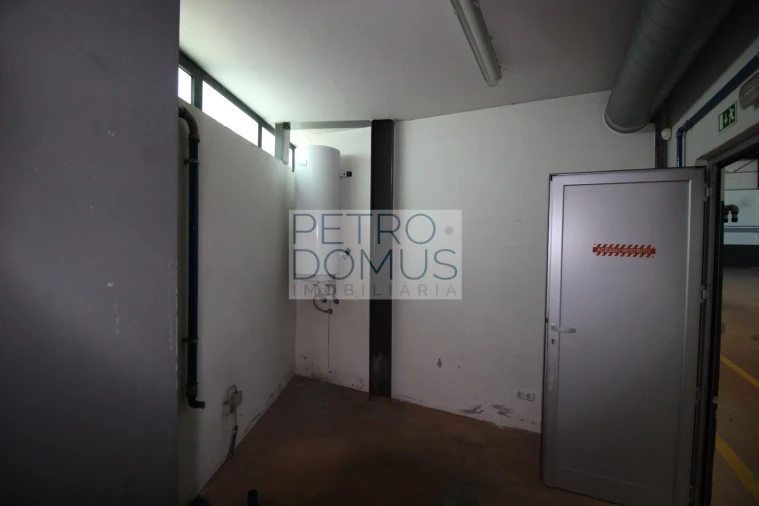 Armazém para Arrendamento em Atouguia Foto 8