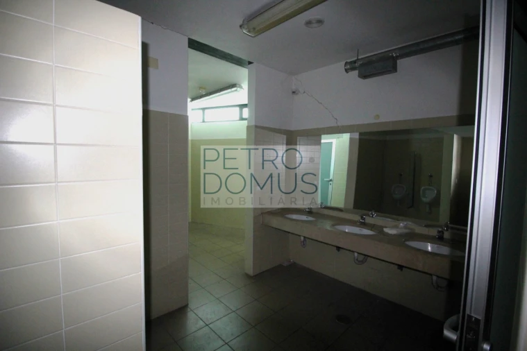 Armazém para Arrendamento em Atouguia Foto 9