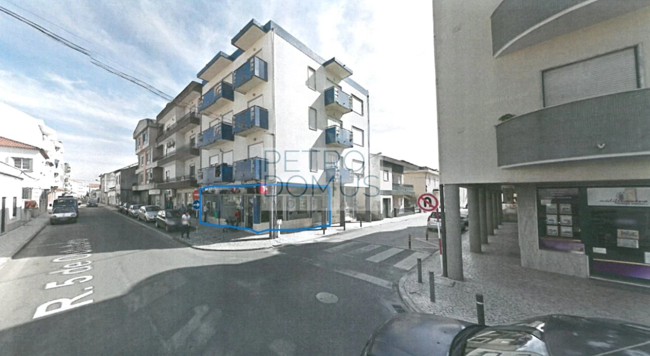 Loja para Arrendamento em São João Baptista Foto 1