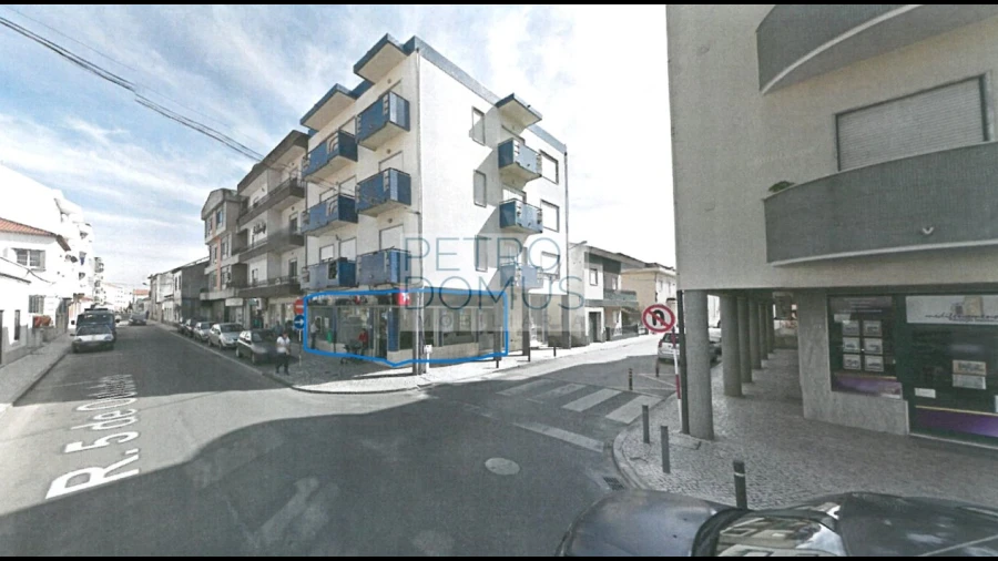 Loja para Arrendamento em São João Baptista