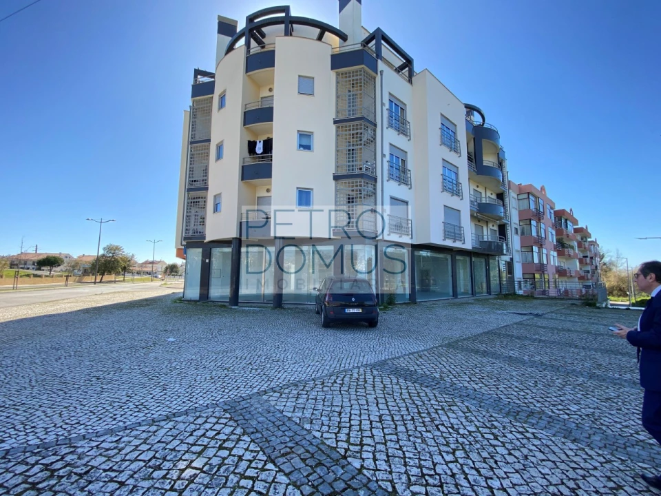 Loja para Arrendamento em Nossa Sra de Fatima Foto 6