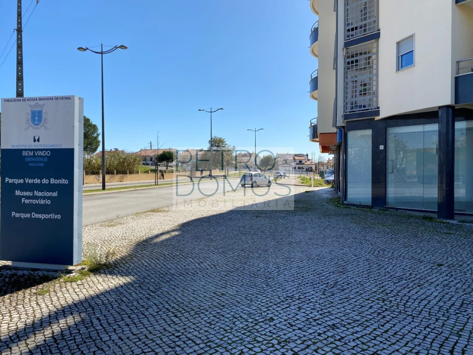 Loja para Arrendamento em Nossa Sra de Fatima Foto 22