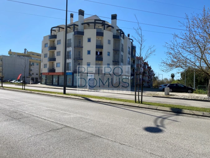 Loja para Arrendamento em Nossa Sra de Fatima