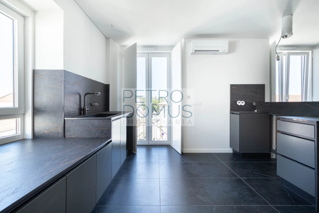 Apartamento T3 para Venda em Leiria, Pousos, Barreira e Cortes Foto 9