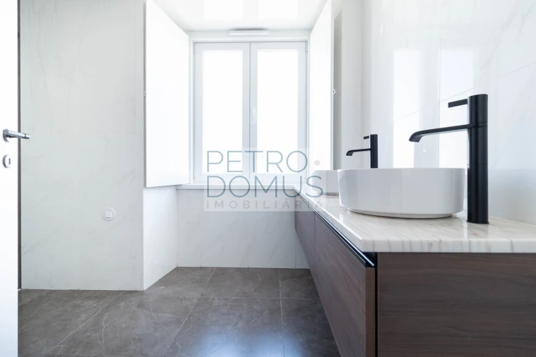 Apartamento T3 para Venda em Leiria, Pousos, Barreira e Cortes Foto 22