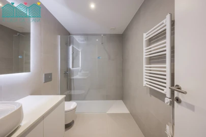 Apartamento T4 para Venda em Glória e Vera Cruz