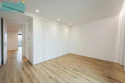 Apartamento T4 para Venda em Glória e Vera Cruz