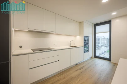 Apartamento T4 para Venda em Glória e Vera Cruz