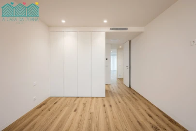 Apartamento T4 para Venda em Glória e Vera Cruz